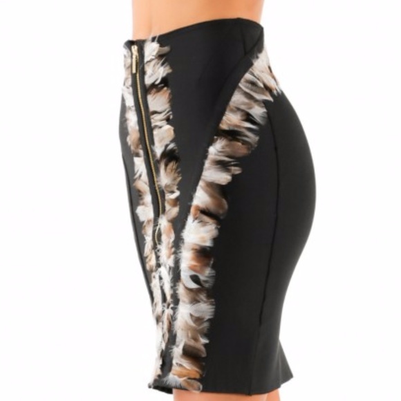 SEXY FEATHER DETAIL BANDAGE SKIRT - Picture 3 of 4